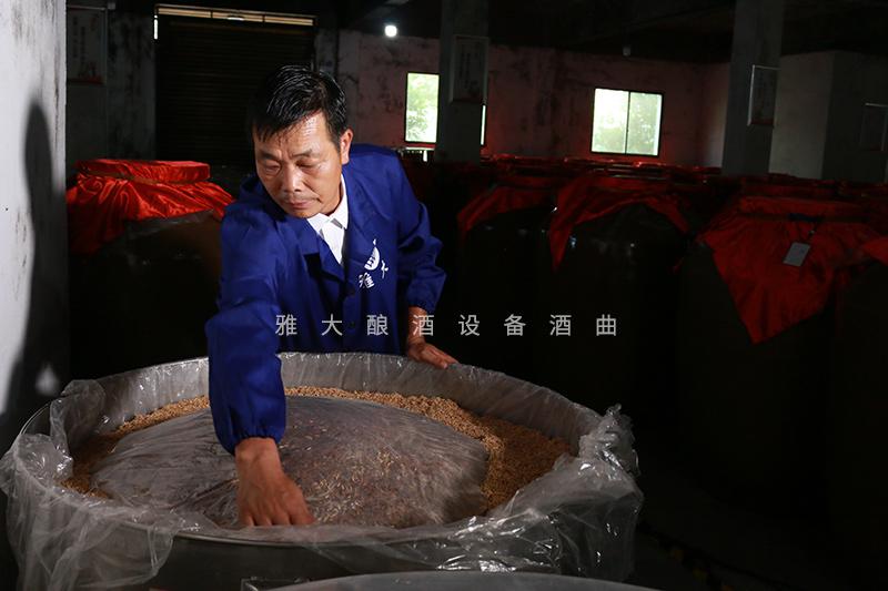 时间赋予白酒不可复制的特征,也给蒸馏酿酒设备酒坊带来更多利润3 时间赋予白酒不可复制的特征,也给蒸馏酿酒设备酒坊带来更多利润3