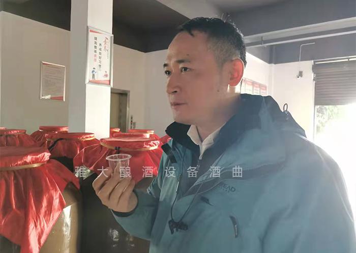 中年男人喝白酒要注意啥？用烧酒设备做酒的老师傅告诉您答案4