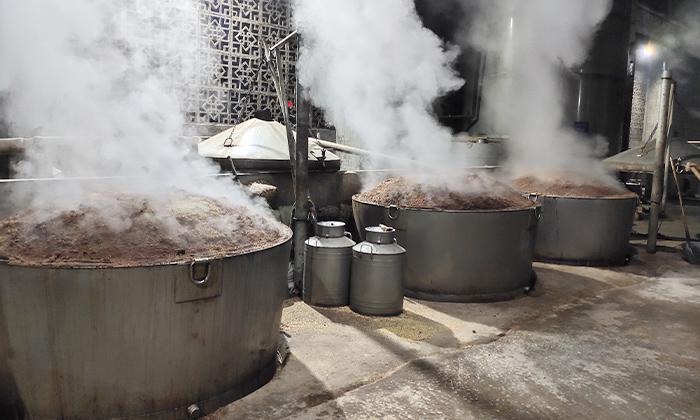 用烤酒设备做酒，出酒率与原料、工艺的深度探讨 1