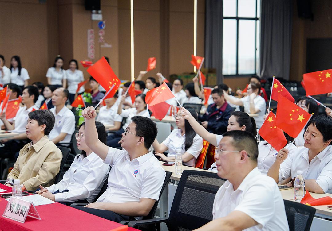 2025雅大五一劳模表彰大会圆满举行 13