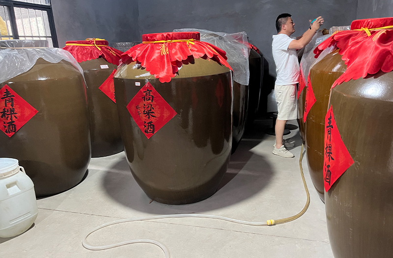 四兄弟返乡干大事！一套智能设备带火老酒坊，带富一个村 9
